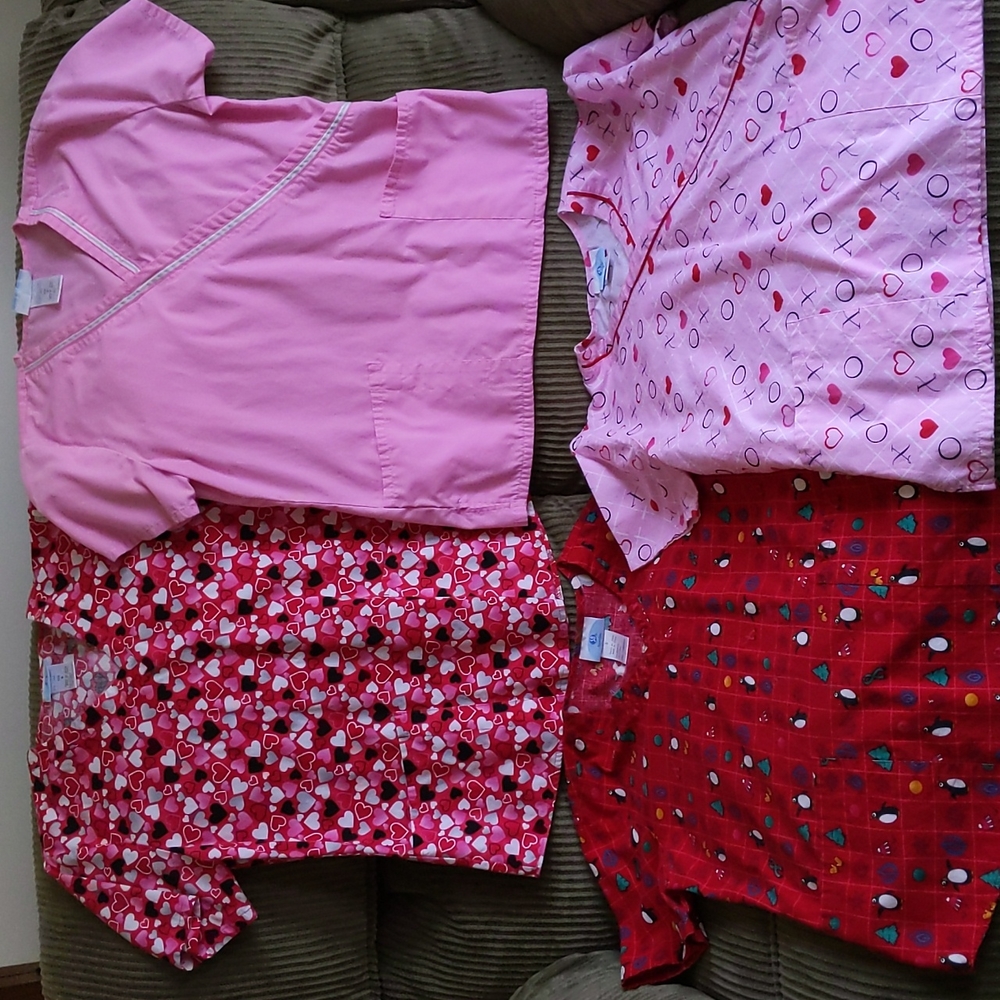 Scrub Top Lot of 4 size Small
